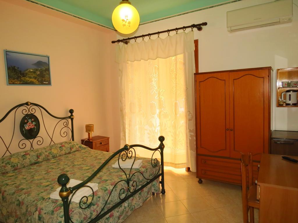 Casa Vittorio B&B Lipari  Habitación foto