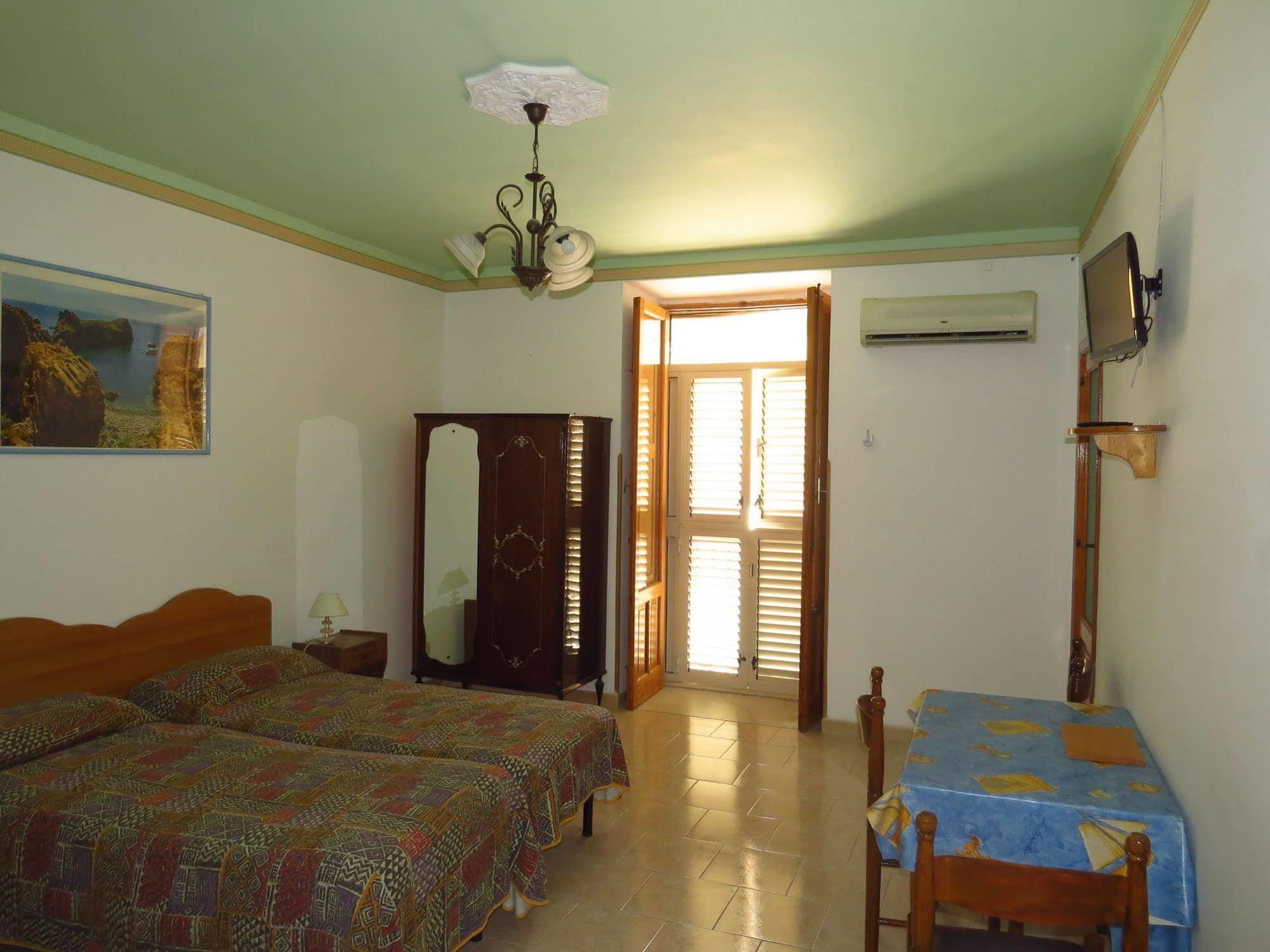 Casa Vittorio B&B Lipari  Exterior foto