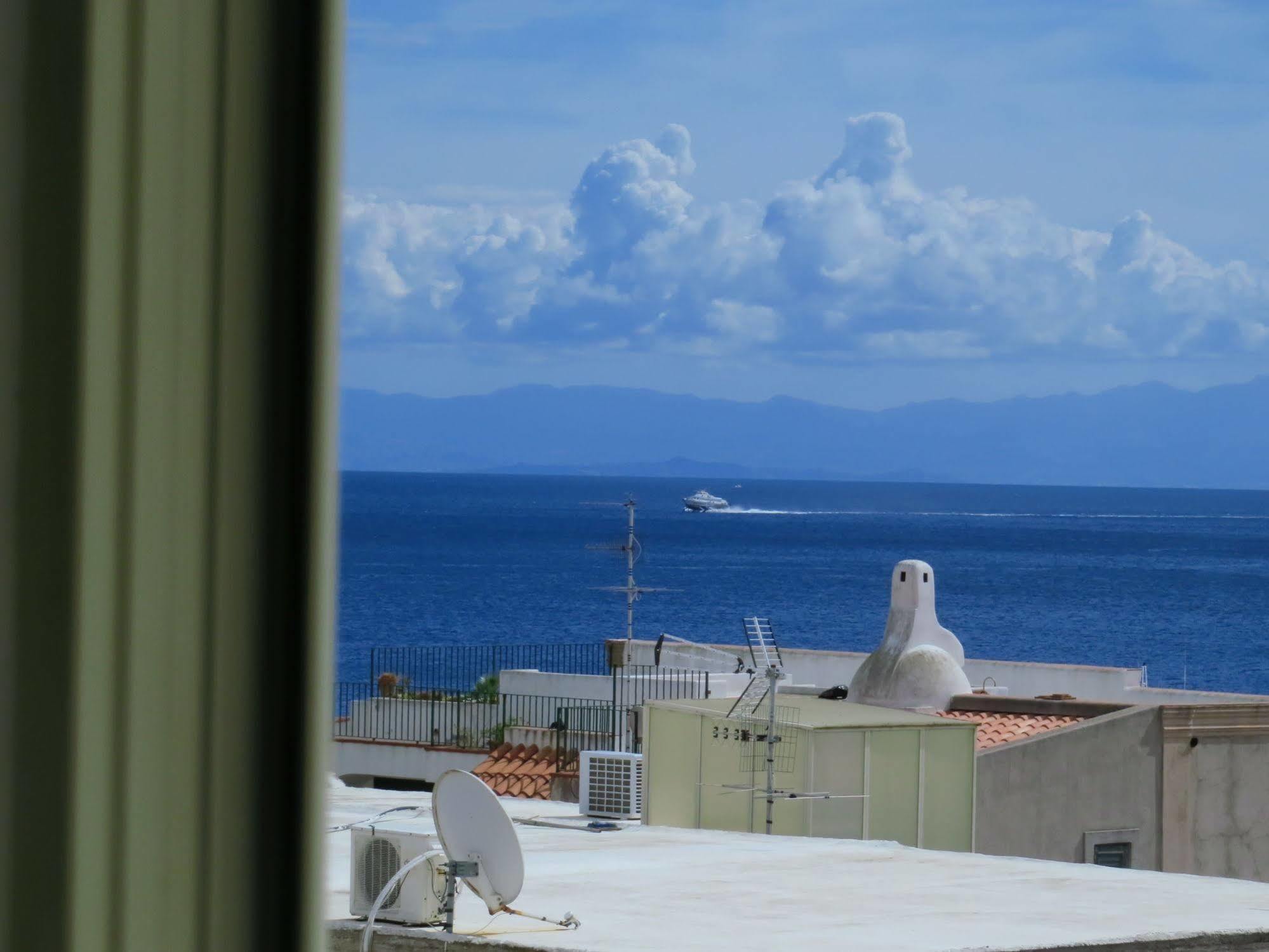 Casa Vittorio B&B Lipari  Exterior foto