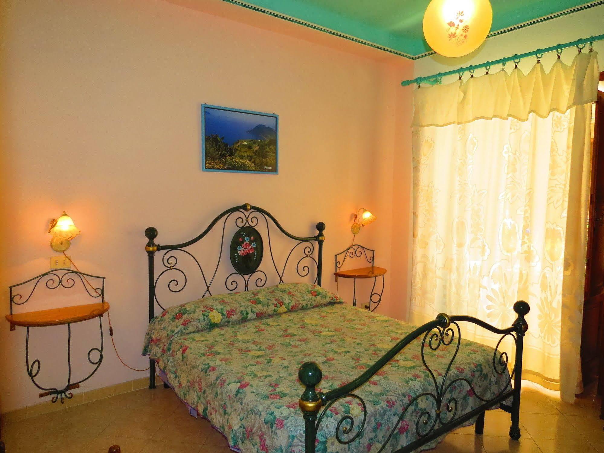 Casa Vittorio B&B Lipari  Exterior foto